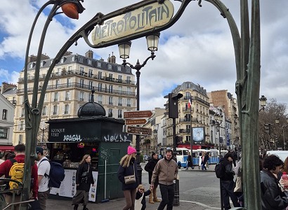 El metro de París: Las Icónicas entradas de Guimard
