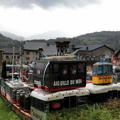 Cuando las cabinas de esquí se reinventan: El trabajo de Taninges Télécabines