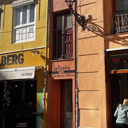 La casa más estrecha de España: historia, interiorismo y curiosidades