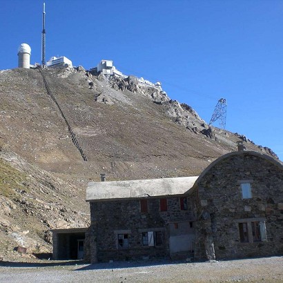 El nuevo hotel del Pic du Midi: dormir a más de 2.600 metros con acceso exclusivo por teleférico